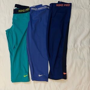 Set of 3 Nike Pro Compression Capri Leggings Size small